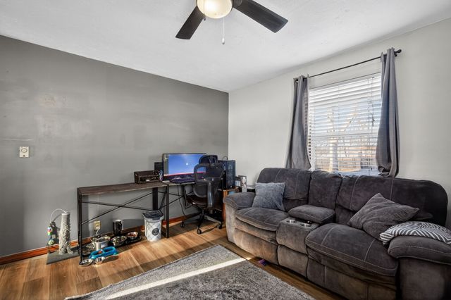 388 W 36th Street N, Newton, IA 50208