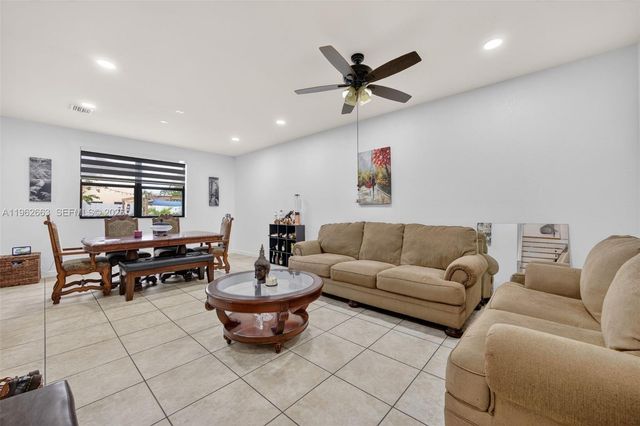 3669 SE 2nd Ct, Homestead, FL 33033