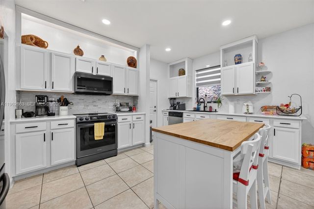 3669 SE 2nd Ct, Homestead, FL 33033