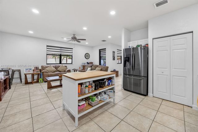 3669 SE 2nd Ct, Homestead, FL 33033