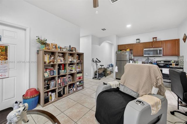 3669 SE 2nd Ct, Homestead, FL 33033