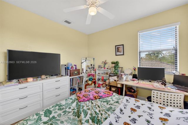 3669 SE 2nd Ct, Homestead, FL 33033