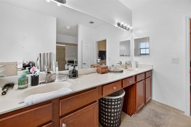 3669 SE 2nd Ct, Homestead, FL 33033