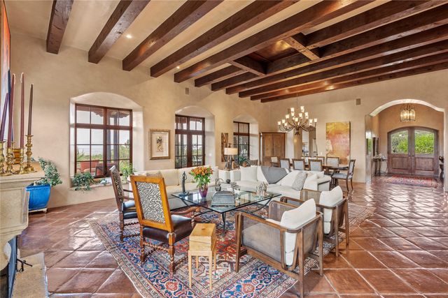 8 Vista Tesuque, Santa Fe, NM 87506