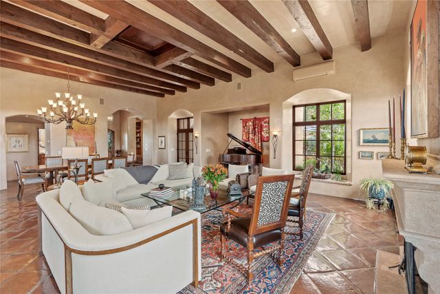 8 Vista Tesuque, Santa Fe, NM 87506