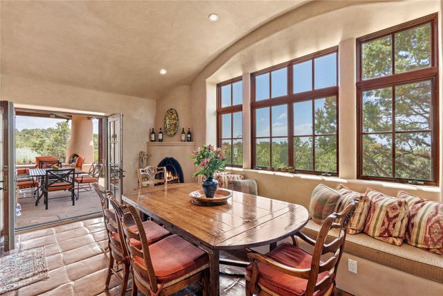 8 Vista Tesuque, Santa Fe, NM 87506