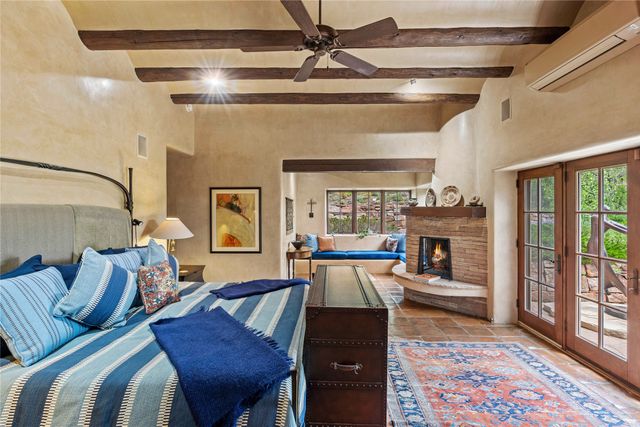 8 Vista Tesuque, Santa Fe, NM 87506