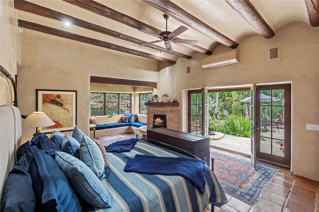 8 Vista Tesuque, Santa Fe, NM 87506