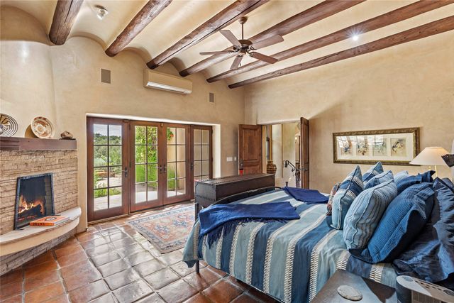 8 Vista Tesuque, Santa Fe, NM 87506