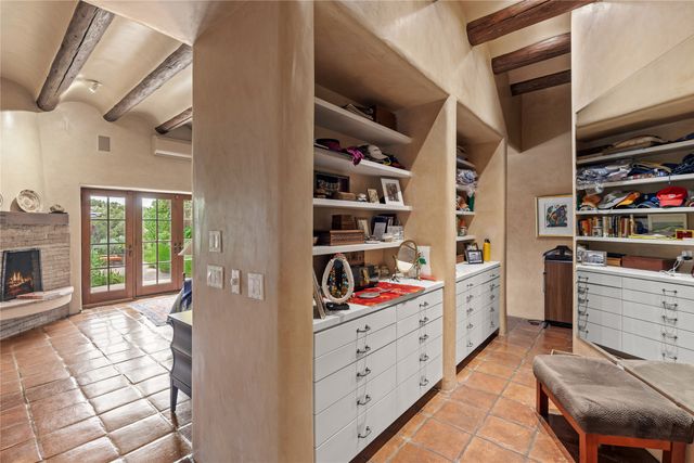 8 Vista Tesuque, Santa Fe, NM 87506