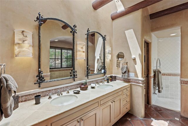 8 Vista Tesuque, Santa Fe, NM 87506