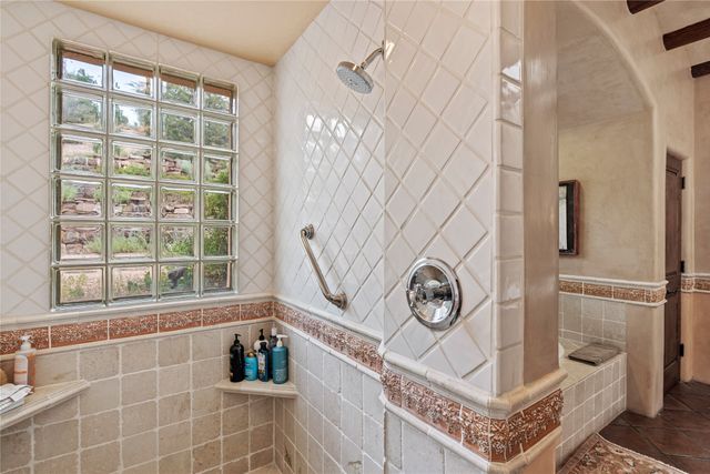 8 Vista Tesuque, Santa Fe, NM 87506
