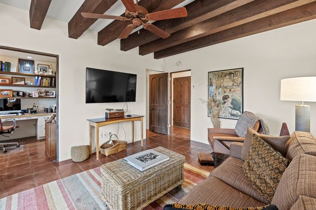 8 Vista Tesuque, Santa Fe, NM 87506