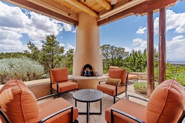 8 Vista Tesuque, Santa Fe, NM 87506