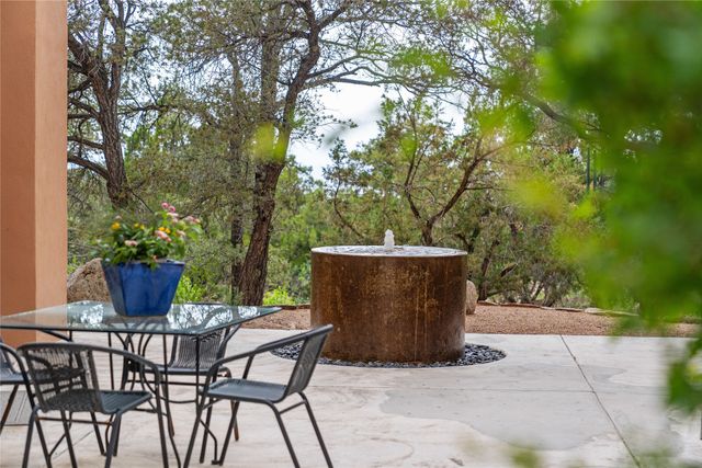 8 Vista Tesuque, Santa Fe, NM 87506