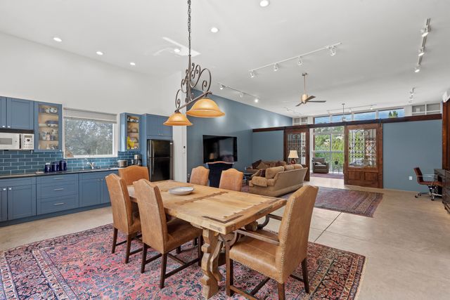 8 Vista Tesuque, Santa Fe, NM 87506