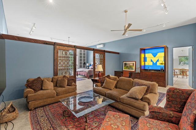 8 Vista Tesuque, Santa Fe, NM 87506