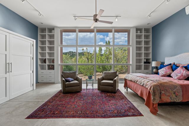 8 Vista Tesuque, Santa Fe, NM 87506