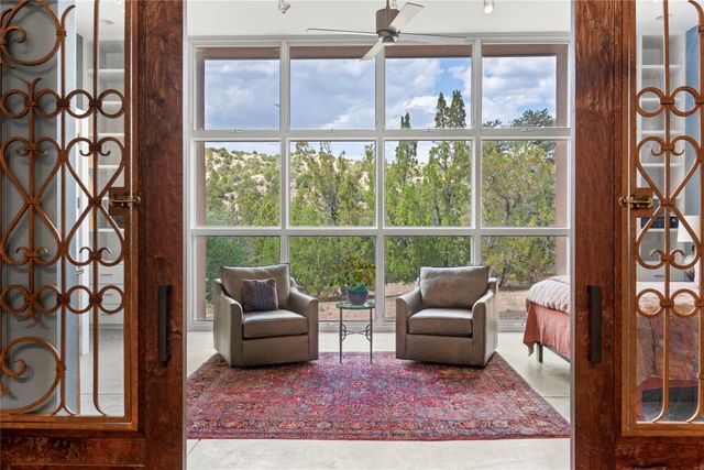 8 Vista Tesuque, Santa Fe, NM 87506