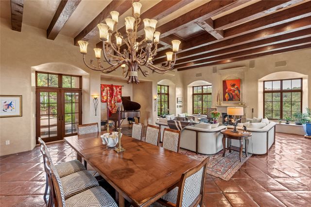 8 Vista Tesuque, Santa Fe, NM 87506