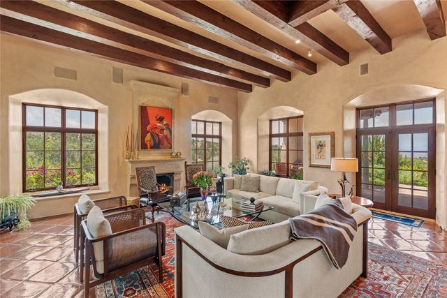 8 Vista Tesuque, Santa Fe, NM 87506