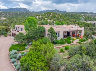 8 Vista Tesuque, Santa Fe, NM 87506
