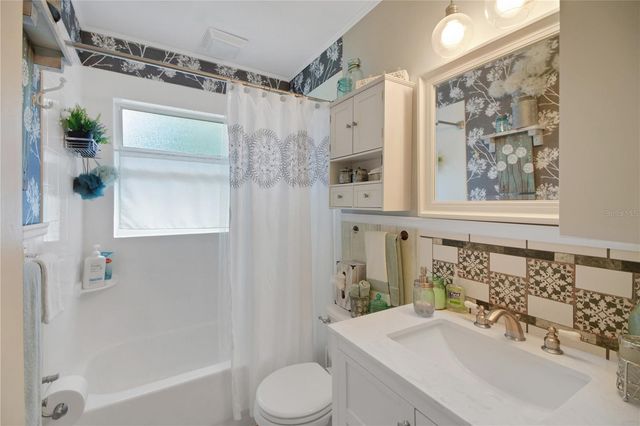 6122 E GLENCOE STREET, Inverness, FL 34452