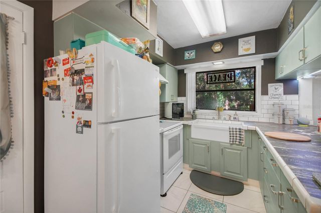 6122 E GLENCOE STREET, Inverness, FL 34452