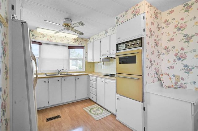 2234 PIAZZA DRIVE, Sarasota, FL 34238