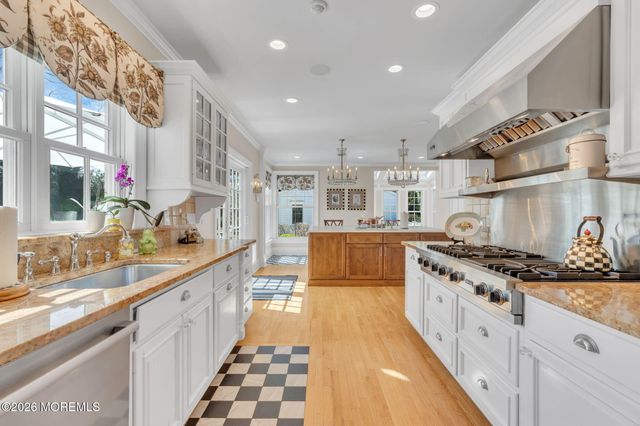 82 Buena Vista Avenue, Rumson, NJ 07760