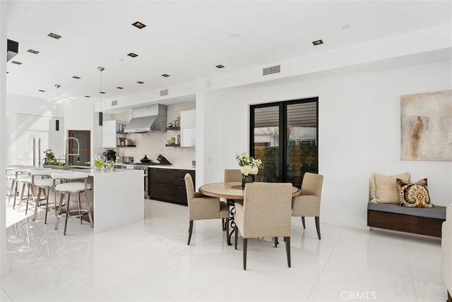 605 Marigold Avenue, Corona Del Mar, CA 92625