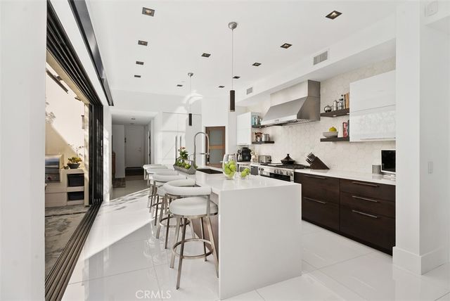 605 Marigold Avenue, Corona Del Mar, CA 92625