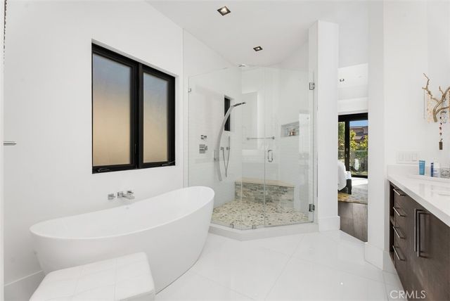 605 Marigold Avenue, Corona Del Mar, CA 92625