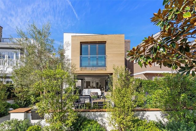 605 Marigold Avenue, Corona Del Mar, CA 92625