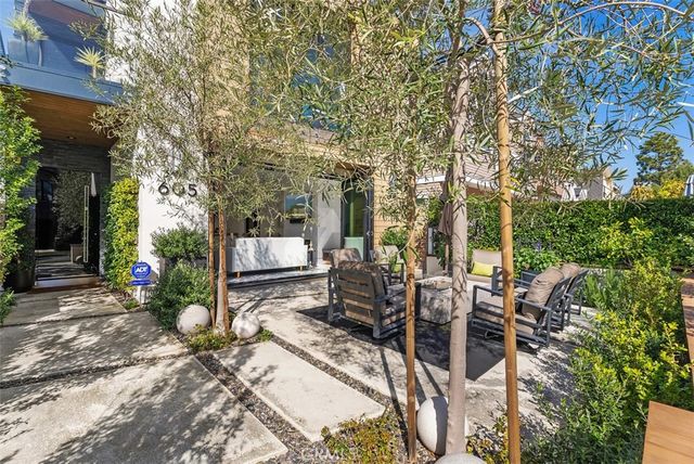 605 Marigold Avenue, Corona Del Mar, CA 92625