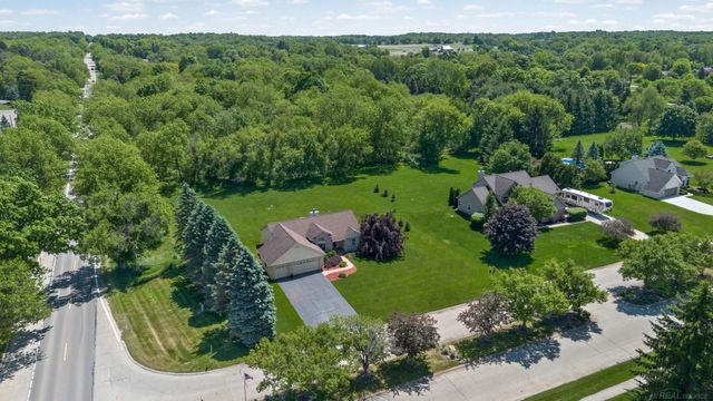5800 Jeanne Marie Drive, White Lake Twp, MI 48383