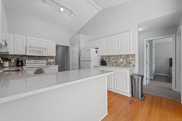 5800 Jeanne Marie Drive, White Lake Twp, MI 48383