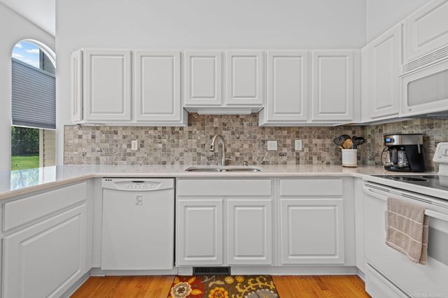 5800 Jeanne Marie Drive, White Lake Twp, MI 48383