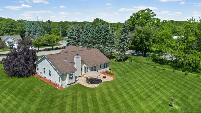 5800 Jeanne Marie Drive, White Lake Twp, MI 48383