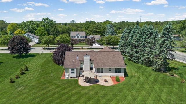 5800 Jeanne Marie Drive, White Lake Twp, MI 48383