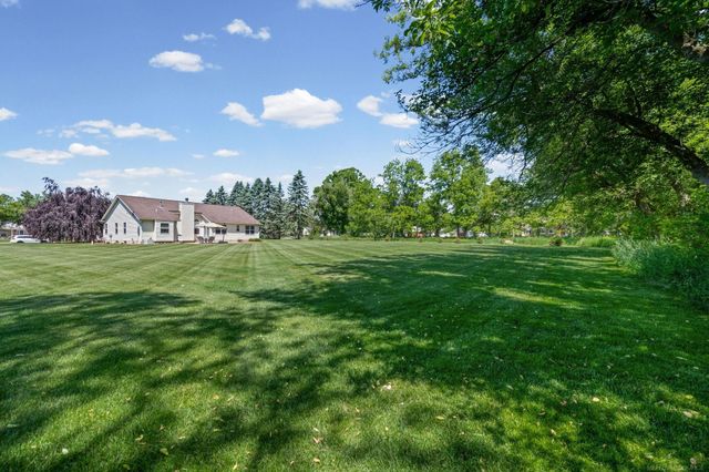 5800 Jeanne Marie Drive, White Lake Twp, MI 48383