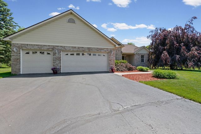 5800 Jeanne Marie Drive, White Lake Twp, MI 48383
