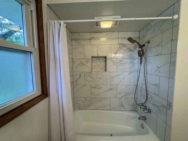 4625 Camfield DRIVE, Brookfield, WI 53045