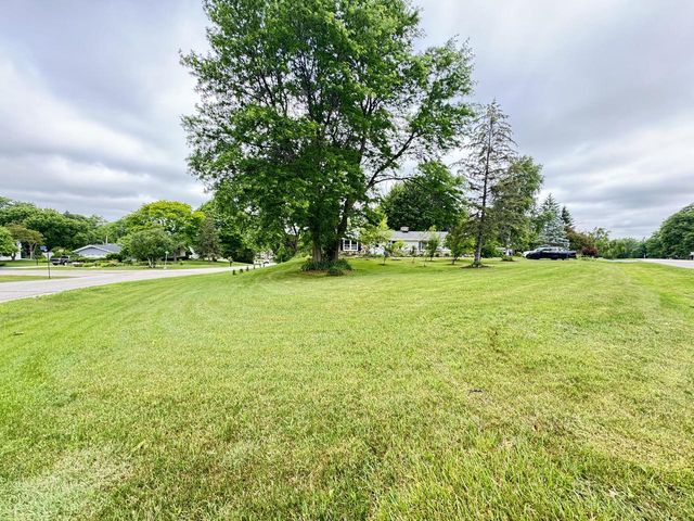 4625 Camfield DRIVE, Brookfield, WI 53045