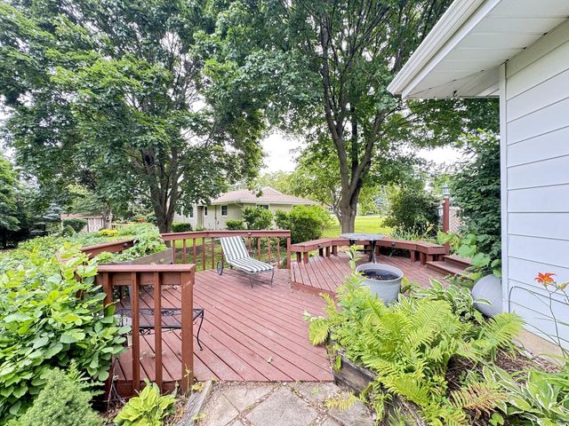 4625 Camfield DRIVE, Brookfield, WI 53045