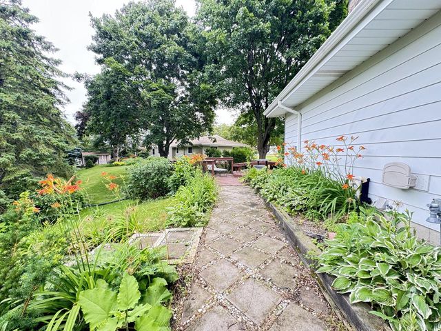 4625 Camfield DRIVE, Brookfield, WI 53045