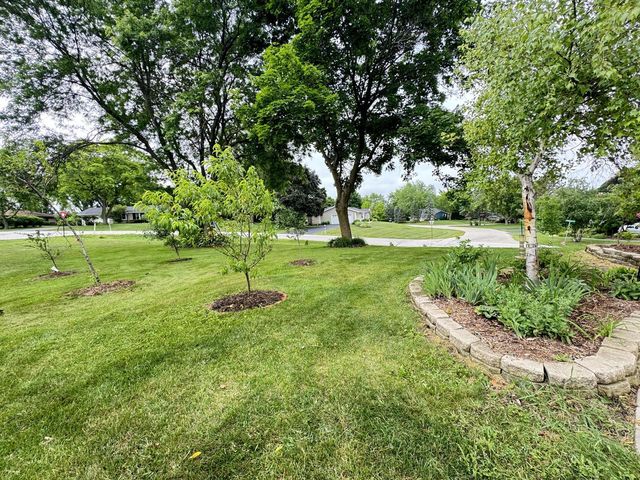 4625 Camfield DRIVE, Brookfield, WI 53045