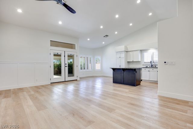 928 San Eduardo Avenue, Henderson, NV 89002