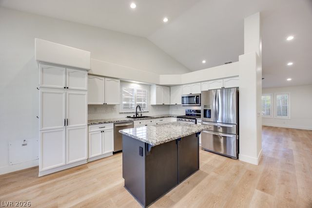 928 San Eduardo Avenue, Henderson, NV 89002