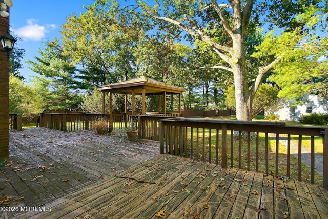 135 Crawfords Corner Road, Holmdel, NJ 07733